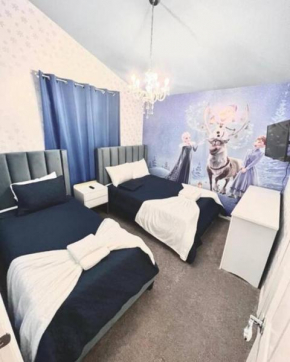 4 Beds 15minutes to Disney Parks